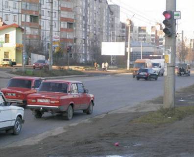 Билборд B в Ивано-Франковске, 3х6  Івасюка-Хоткевича (Братів Майданських ) перехрестя фото 1