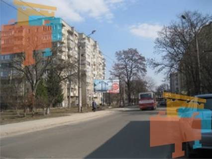 Билборд B в Ивано-Франковске вул.Вовчинецька (Гагаріна), 9     центр фото 1