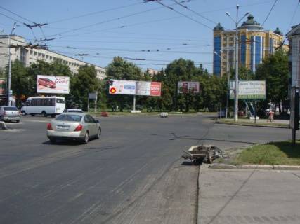 Призматрон, Призма A у Полтаві вул. Соборності (Жовтнева) - пл.Независимости - 122760 Фото 1