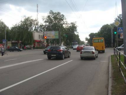 Призма B в Полтаве на перекр.ул.Степного Фронту,48 и ул.Грушевського ("Мотель") - 122417 фото 1