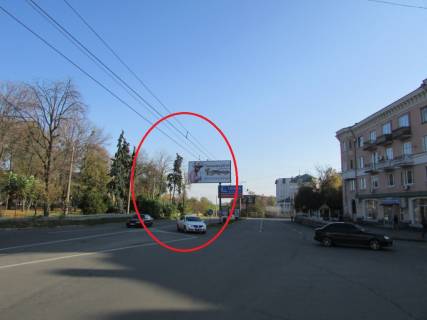 Билборд A в Полтаве, 3х6  Небесної Сотні вул. (Леніна) (разп.смуга) (із центру) фото 1