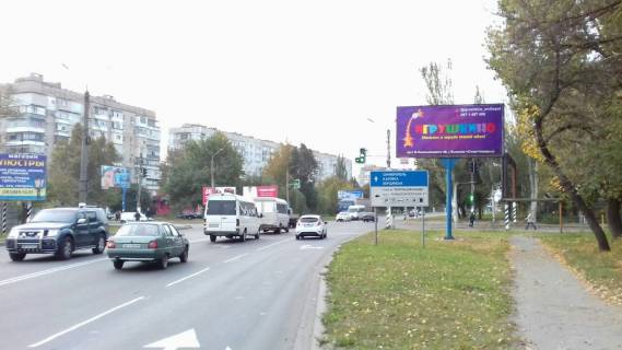 Билборд  в Мелитополе БР 083 А      ул. В.Интерн. и ул. Героев Украины(Кирова)    (Мед.Училище2) фото 1