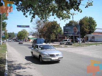 Билборд A в Изюме центр, рынок   ул.Кап.Орлова-ул.Гагарина (перекресток) фото 1