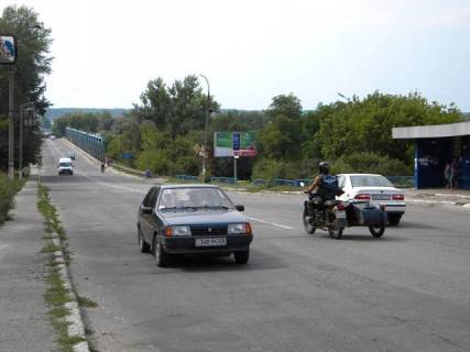 Билборд A в Изюме, 3х6  трасса, вул. Парпомна (р-н автовокзала (на Харьков)  фото 1