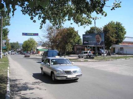 Билборд A в Изюме, 3х6  центр, рынок   ул.Кап.Орлова-ул.Гагарина (перекресток) фото 1
