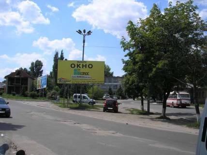 Билборд A в Изюме, 3х6  центр, рынок   ул.Кап.Орлова-ул.Гагарина (перекресток) фото 1