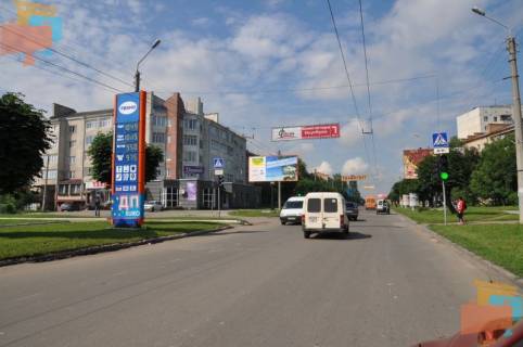 Билборд B в Черновцах, 3х6  вул.Сергія Скальда (Комарова)-пров.Ентузіастів фото 1
