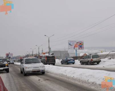 Билборд A в Черновцах, 3х6  вул. Калинівський ринок (розділова смуга) фото 1
