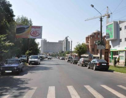 Билборд B в Черновцах, 3х6  вул.Небесної Сотні (Стасюка), 23 (ринок, готель Черемош) фото 1