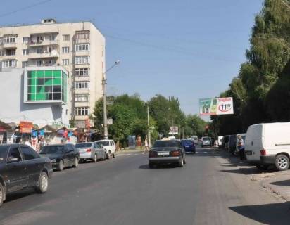 Билборд A в Черновцах, 3х6  вул.Небесної Сотні (Стасюка), 23 (ринок, готель Черемош) фото 1