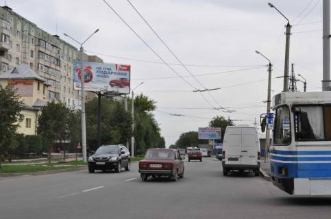 Билборд + в Черновцах, 3х6  вул.Руська 279 Т.Ц. Екватор фото 1
