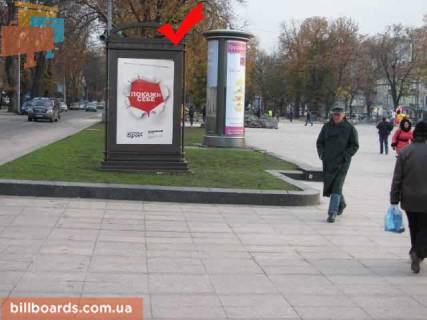 Скроллер B в Львове пр.Свободи 28,(оперний театр) праворуч від входу - 137205 фото 1