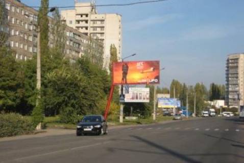 Билборд  в Николаеве ул. Космонавтов 74 консольный фото 1