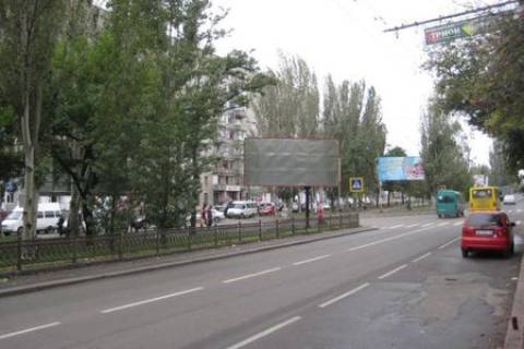 Білборд, Бігборд (Борд)  A у Миколаєві, 3x6  Центральний просп. (Леніна просп.) - Гліба Бабіча вул. (8 Березня) Фото 1