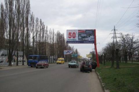 Билборд B в Николаеве, 3x6  ул. Космонавтів, 65 (Будринок)консольний фото 1