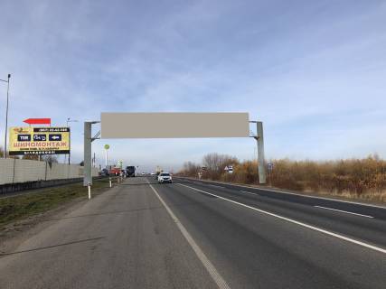 Нестандарт A на трассах Львовской области, 24x3   Київ-Чоп, км 552+500, Арена Львів, гот.Катерина фото 1