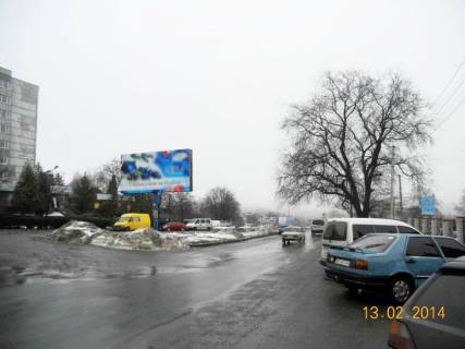 Билборд B в Умане, 6х3  м. Умань, (вул. Радянська) вул. Небесної сотні, 49- центр. рынокбазар, від центру, АЗС "ТНК" фото 1