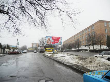 Билборд A в Умане, 6х3  м. Умань, (вул.Радянська) вул. Небесної сотні, 49 - центр. базар, до центру фото 1