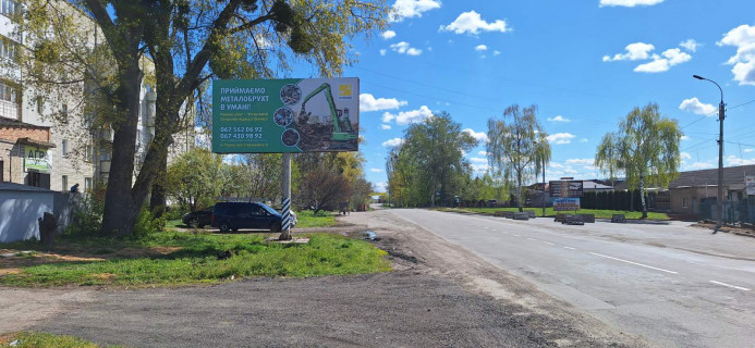 Билборд B в Умане, 6х3  вул. Дерев"янко, 12(навпроти Оптових баз) фото 1