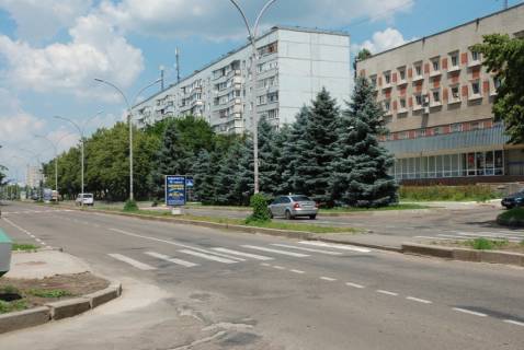 Citylight A in Yuzhnoukrainsk av. Nezavisimosti 3, Otdelenie pocty No2 . Dvizenie k centru. Photo 1