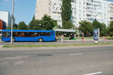 Citylight B in Yuzhnoukrainsk av. Nezavisimosti 20, Avtobusnaa ostanovka,parikmaherskaa,pesehodnyj perehod. Photo 1