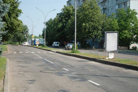 Citylight B in Yuzhnoukrainsk av. Nezavisimosti 4, Magazin mebeli. Otdelenie "Sberbank Rossia", radom pesehodnyj perehod. Photo 1