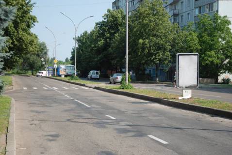 Ситилайт B в Южноукраинске, 1,2х1,8  пр. Незалежності 4,Меблевій магазин, пішохідний перехід, автобусна зупинка. фото 1