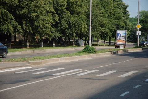 Ситилайт B в Южноукраинске, 1,2х1,8  пр. Незалежності 4, Автобусна зупинка, банкомат. фото 1
