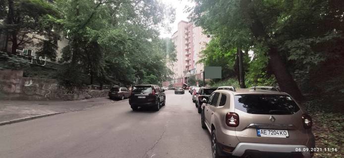 Білборд, Бігборд (Борд)  A у Києві, 2,56х3,37  Кудрявський узвіз, 2 (навпроти) Фото 1