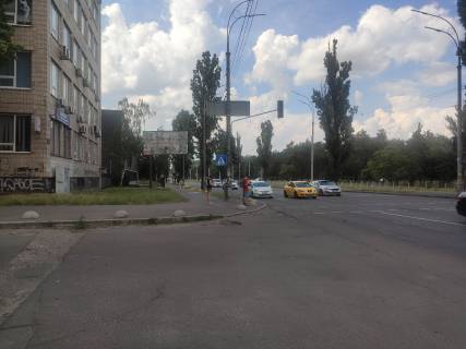 Билборд B в Киеве, 6х3  просп. Георгія Нарбута (Визволителів), 1/Віталія Шимановського вул. 2/1 фото 1