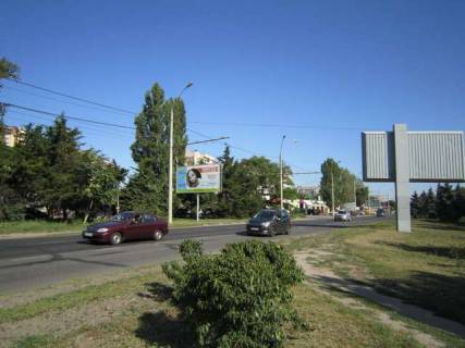 Билборд B в Одессе, 3х6  Небесної Сотні просп. (Маршала Жукова просп.), 77/1 - вул. Левітана фото 1
