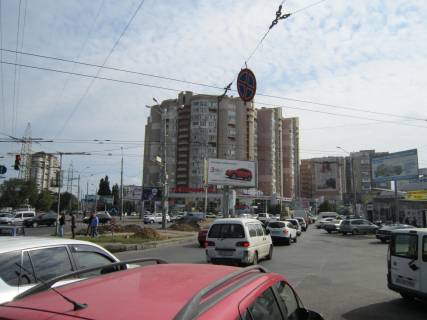 Билборд A в Одессе, 3х6  Небесної Сотні просп. (Маршала Жукова просп.) - вул. 25-й Чапаївскої дивізії (на трикутнику) фото 1