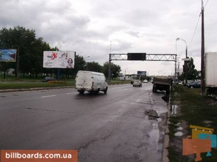Билборд A в Киеве ул. Богатырская (разделитель, в центр) завод "Оболонь" (А) фото 1