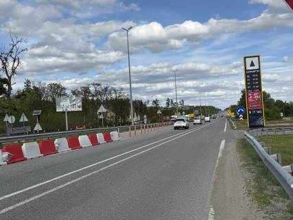 Білборд, Бігборд (Борд)  B на трасах Київської області М-06 Житомир-Київ, Калинівка, 200 м. після повороту на Макарів 50 км.900 м.(Б) Фото 1