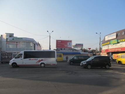 Призма  в Киеве вул. Малишка, біля виходу зі ст.м. «Дарниця» до «Дитячого Світу»  - 240420 фото 1