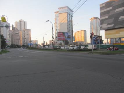 Призма A в Киеве Дніпровська набережна/ вул. А.Ахматової на розподільчій смузі - 263715 фото 1