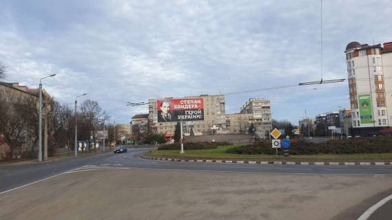 Нестандарт B в Ивано-Франковске, 3х6  Коновальця, Бандери, Європейська площа фото 1