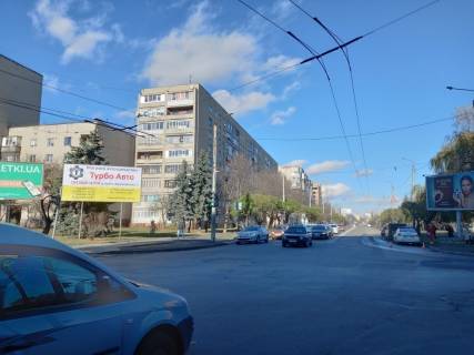 Нестандарт A в Ивано-Франковске, 3х6  Коновальця, Бандери, Європейська площа фото 1