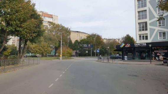 Билборд B в Угринове, 3х6  р-н пасічна вул. Целевича поруч будинку 34 ст Б фото 1