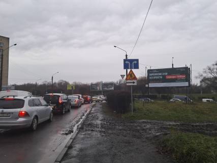 Билборд A в Ивано-Франковске, 3х6  Галицька, Набережна поруч моста на вул.Галицькій, від Галицької до вул.Набережна та Надрічна, до ТЦ ПАККО, автосалону Volkswagen фото 1