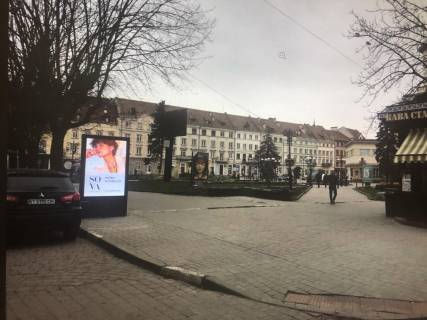 Видеоборд B в Ивано-Франковске, 1.8х1.2  площа Ратуша (вхід з Міцкевича) ст Б - 528655 фото 1