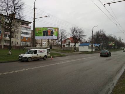 Билборд B в Луцке, 2,8х5,8  Захисників України (колишня Гордіюк) 20а фото 1