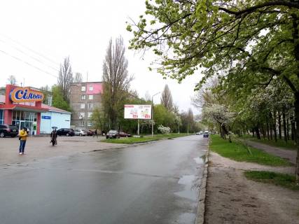 Білборд, Бігборд (Борд)  B у Чернігові ул. Захисників України (Одинцова) 9 (сторона Б) Фото 1