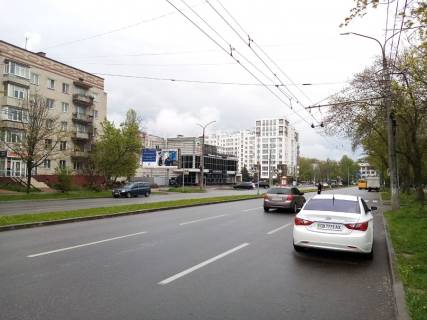 Билборд B в Чернигове, 132б  проспект Левка Лук'яненка (Рокосовського) 6 (сторона Б) фото 1
