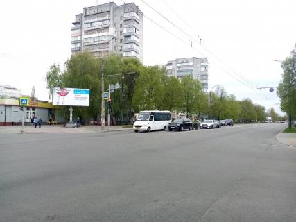 Билборд B в Чернигове, 58  проспект Перемоги х вул. Реміснича (Комсомольська) (центр ринок, МакДональдс, ГУНП Області) фото 1
