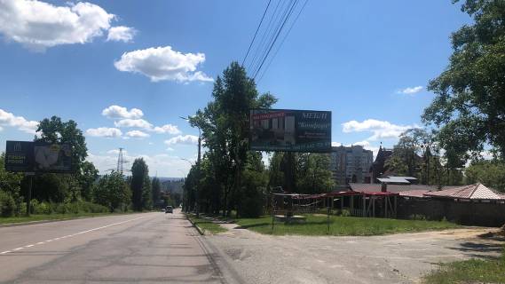 Билборд A в Вышгороде вул. Шолуденко,  2100 метрів після дорожнього знаку “Вишгород”, праворуч, напрямок у м. Вишгород фото 1