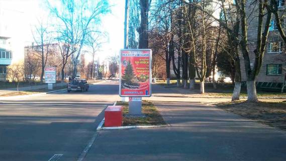 Ситилайт A в Вышгороде Вул. Дніпровська, поворот з пр-ту Мазепи на вул. Дніпровську, праворуч фото 1