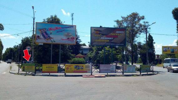 Нестандарт A в Кременчуге вул. Республіканська - вул. Бончука №1 (1 х 3 м.) фото 1
