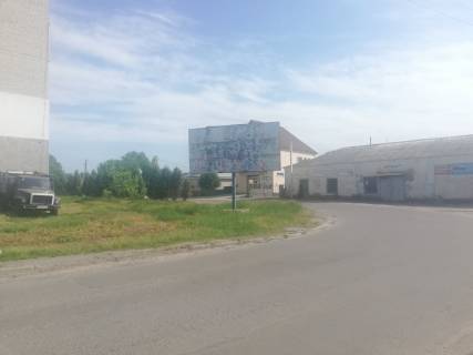 Билборд B в Баре вул. Комарова, поряд стадіон, будівельний магазин фото 1