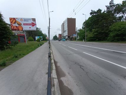 Билборд B в Тернополе, 3х6  вул. С. Бандери навпроти "Літака" фото 1